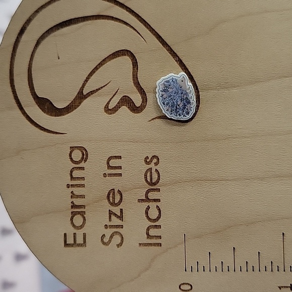 Hedgehog Floral Stud Earrings - Picture 4 of 6